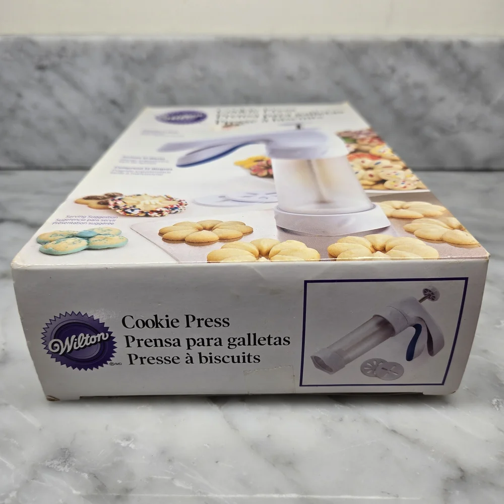 Wilton Comfort Grip COOKIE PRESS‎ 12-Discs Ergonomic Easy Squeeze Handle  Sealed